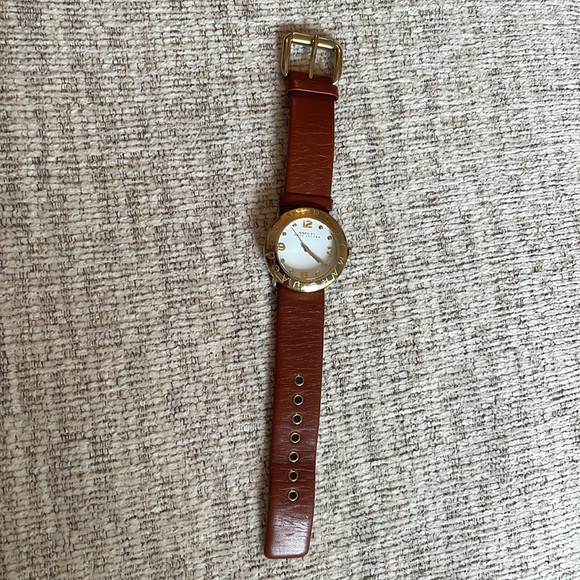 Marc Jacobs gold & leather watch - Picture 2 of 8